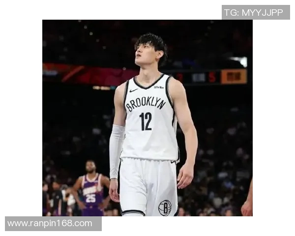 曾凡博的篮球之路：从青涩少年到赛场明星的成长故事